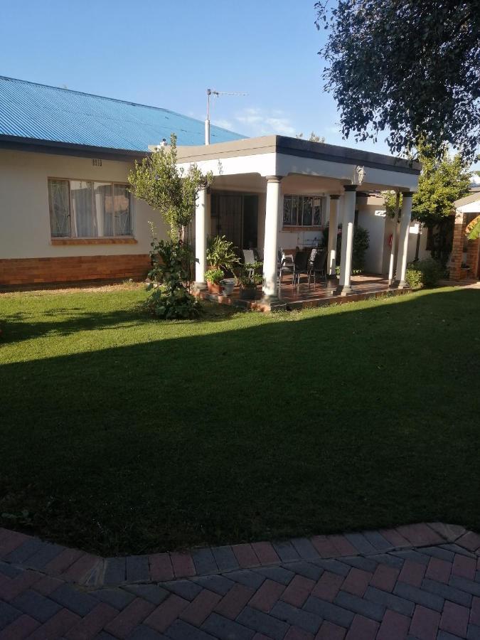 Lala Poa Guest House 克莱克斯多普 外观 照片
